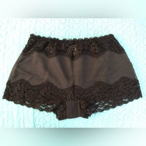 50% OFF SALE!!  Natori Black Sheer Mesh & Lace Brief, Medium